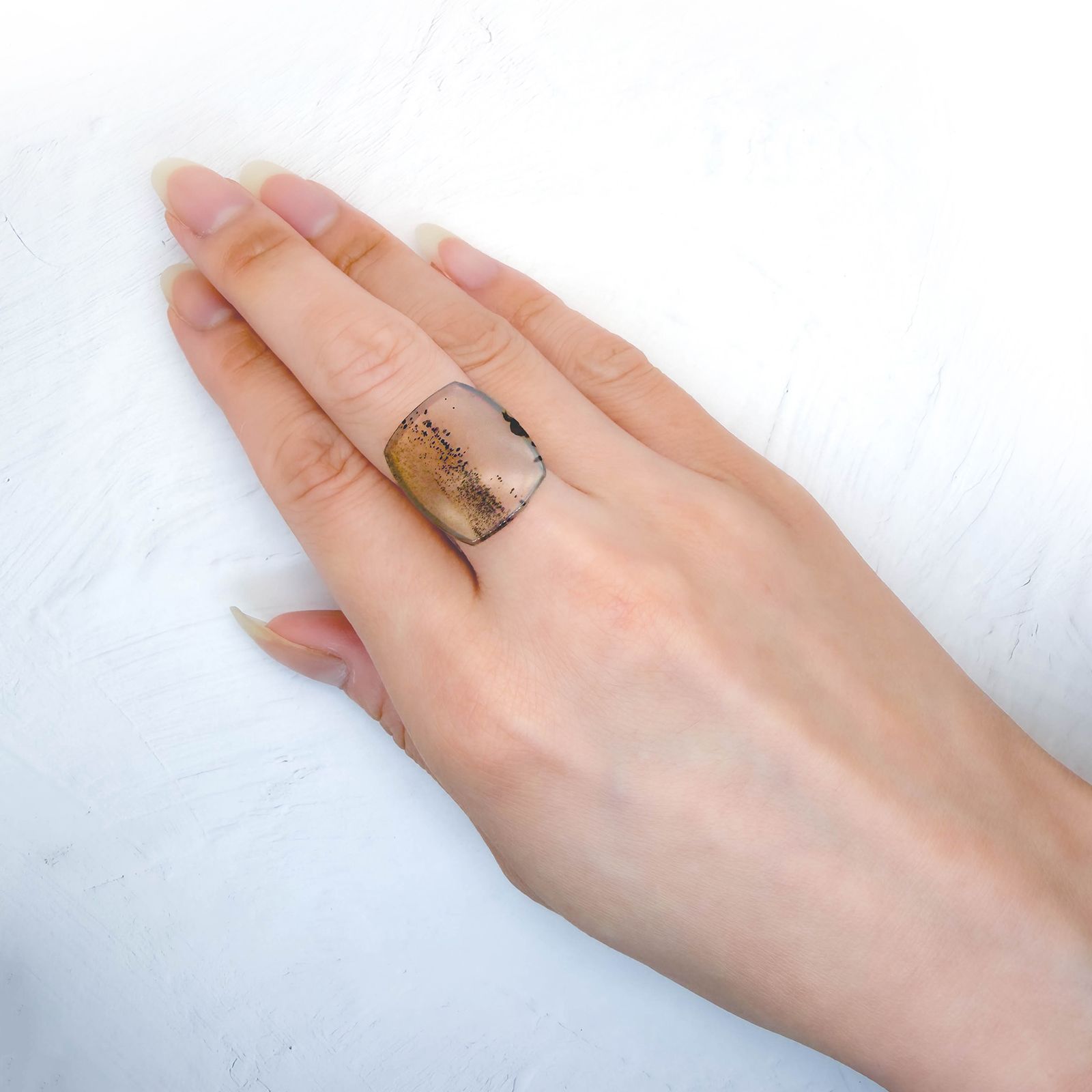 モンタナアゲート アメリカ・モンタナ州産 8.34ct / 19.7x17.1mm前後 [260832765]