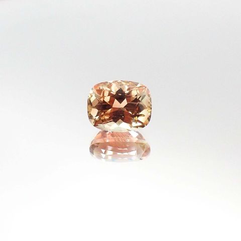 オレゴンサンストーン(宝石名ラブラドライト・サンストーン)アメリカ・オレゴン州産 3.920ct ソ付(彩珠)[230722705]10.8x8.5mm前後