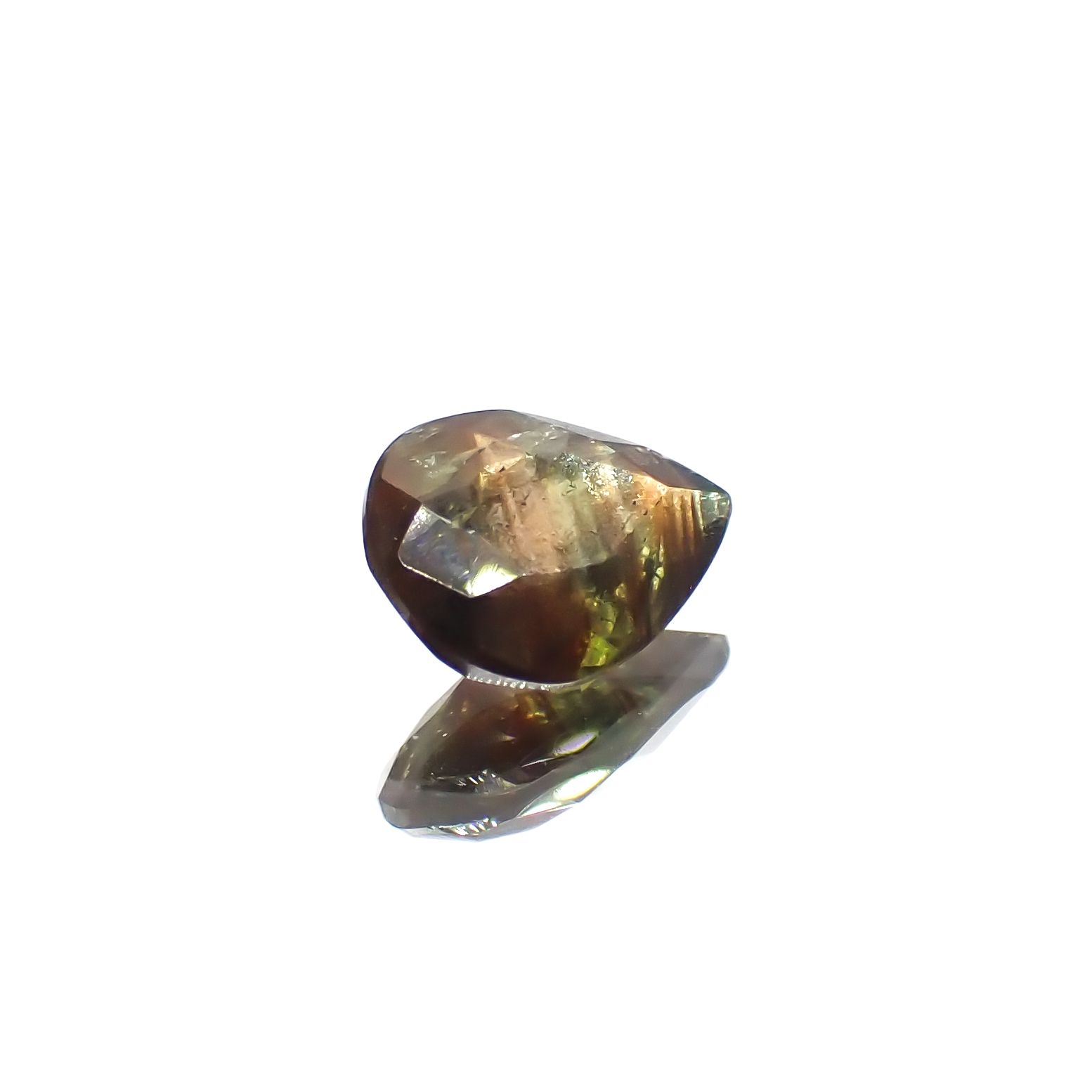 ゴールドシーンサファイア非加熱 ケニア産 0.83ct[230321330]6.8x5.3mm前後