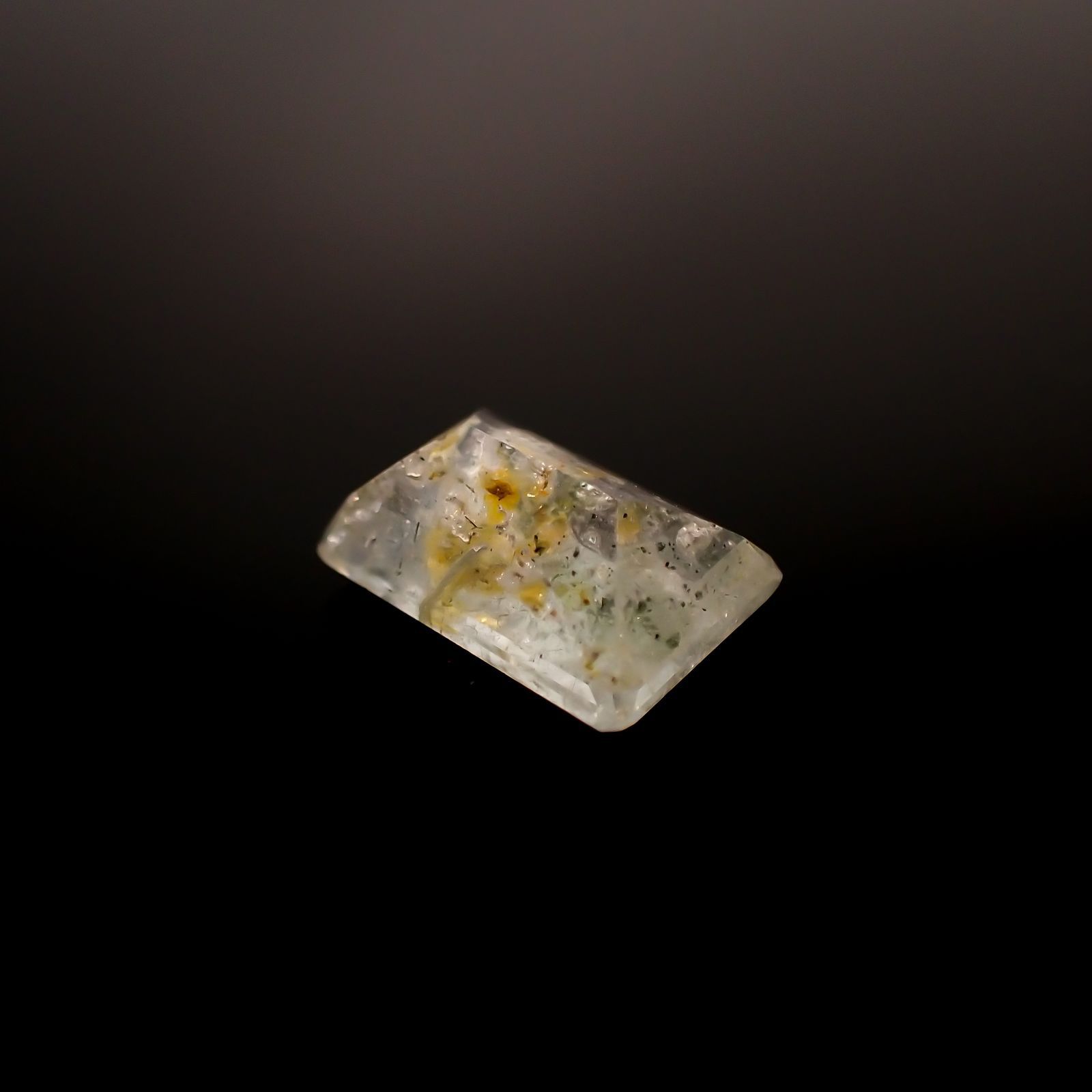 オーロラアクアマリン(宝石名アクアマリン) ブラジル産 3.07ct 識別済[210812714]10.7×7.6mm前後