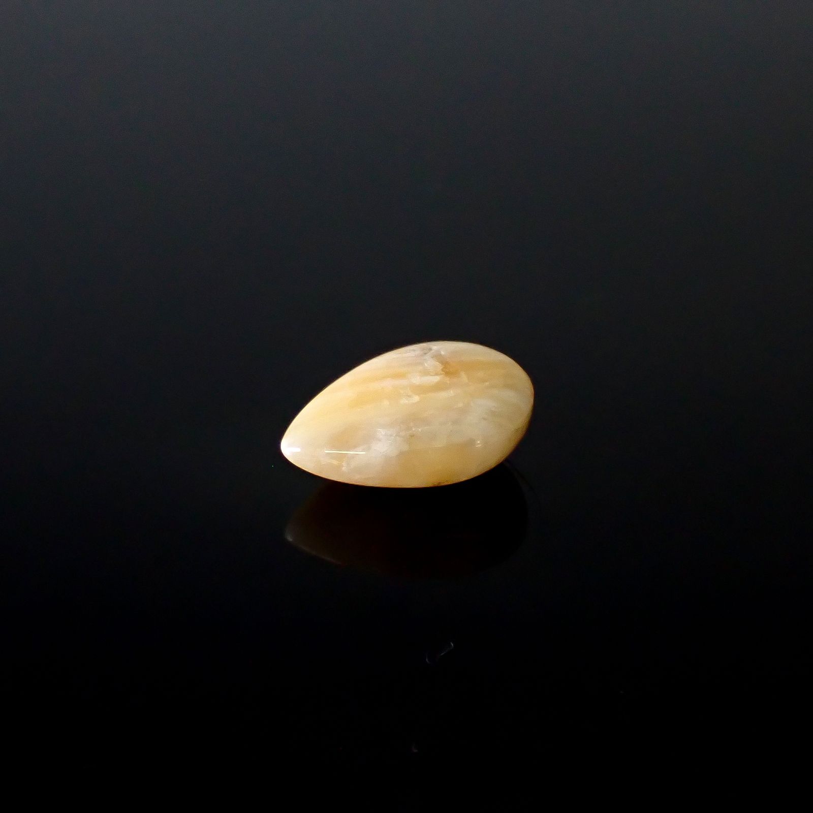 北海道石(北海道オパール) 北海道河東郡鹿追町然別産 6.93ct [250530381]16.9x11.7mm前後