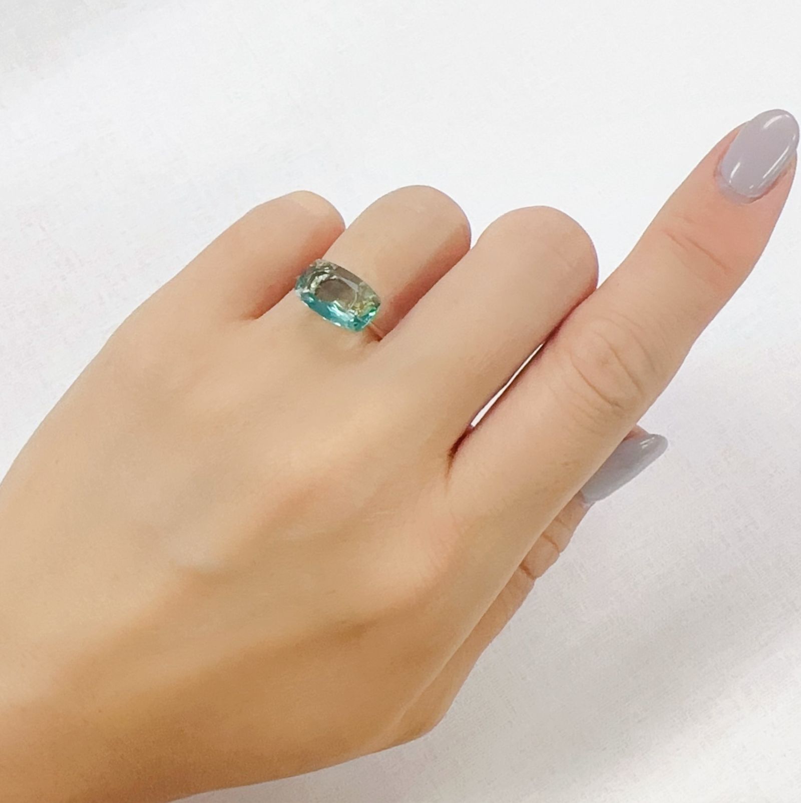 フローライト フルオレッセンス イギリス・ロジャリー鉱山産 3.06ct[230923322]12.4x7.7mm前後