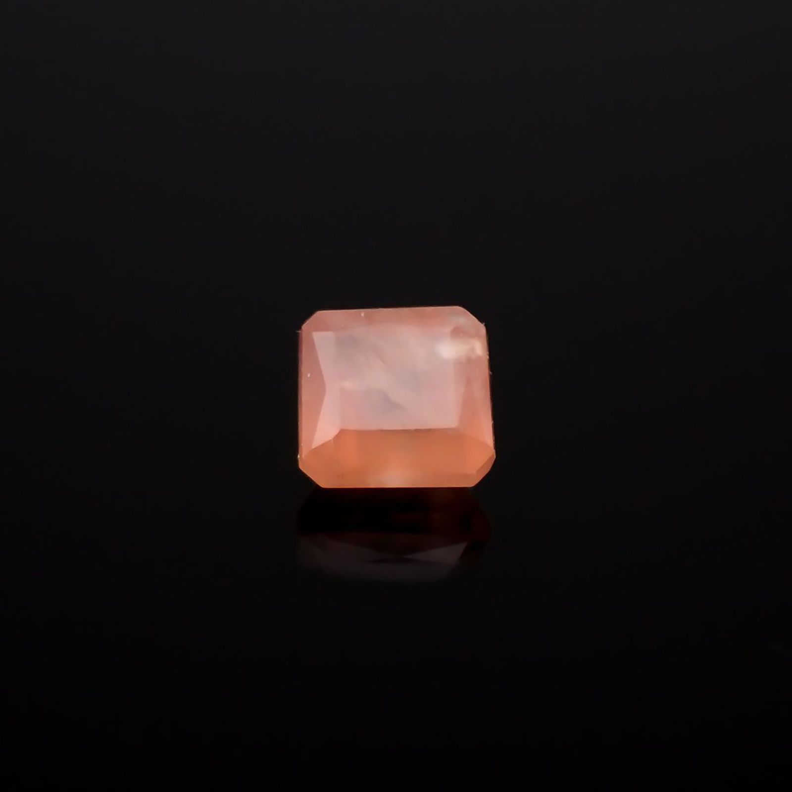 ロードクロサイト 日本・北海道産 0.51ct [240125341]4.2x4.1mm前後