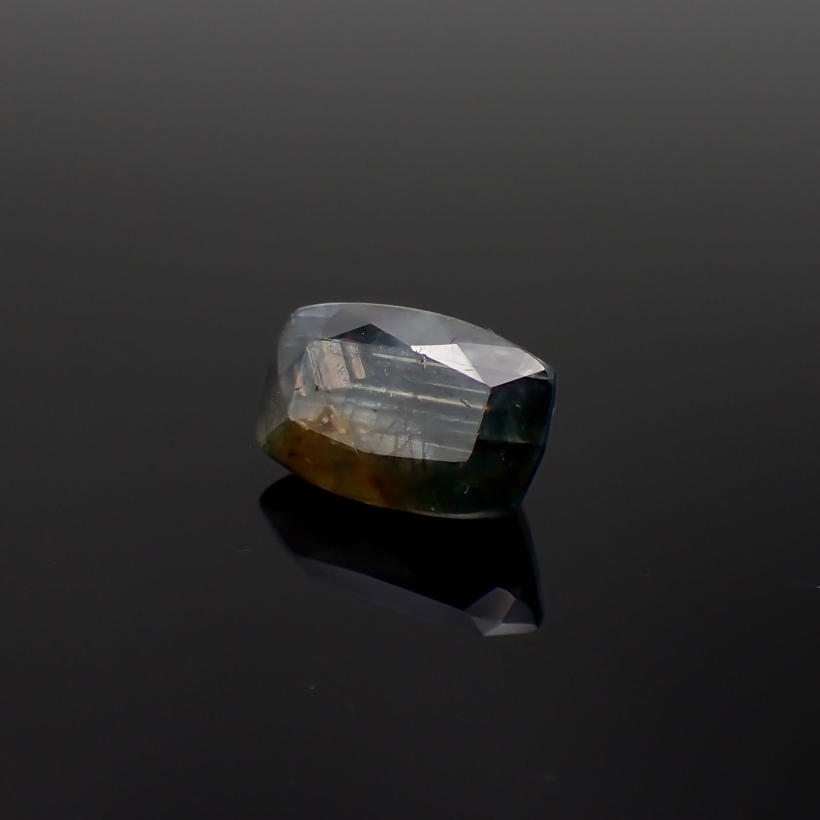 ゴールドシーンサファイア非加熱 ケニア産 9.97ct[230321339]14.2x9.1mm前後