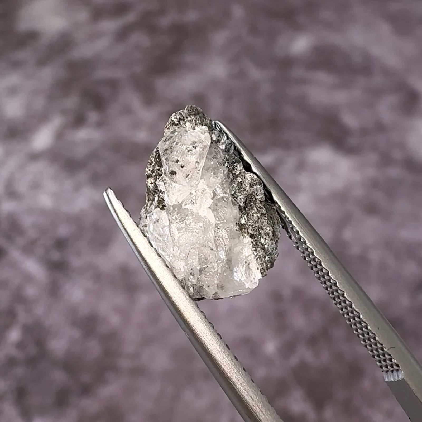 フェナカイト 原石 ロシア産 2.96ct / 12.9x9.7mm前後 [250730803