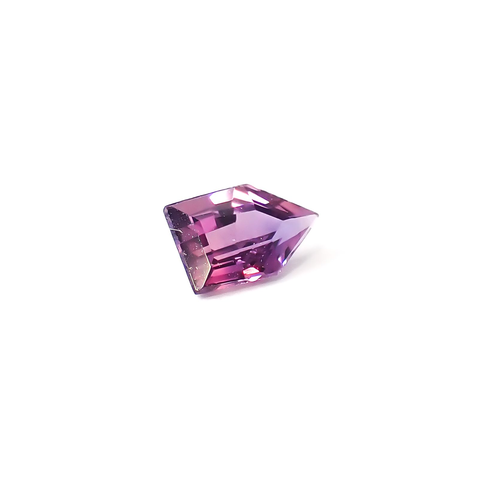 ◇カスタムカット◇ウィンザーサファイア タンザニア・ウィンザー産 0.17ct / 4.3x2.6mm前後 [260532135]