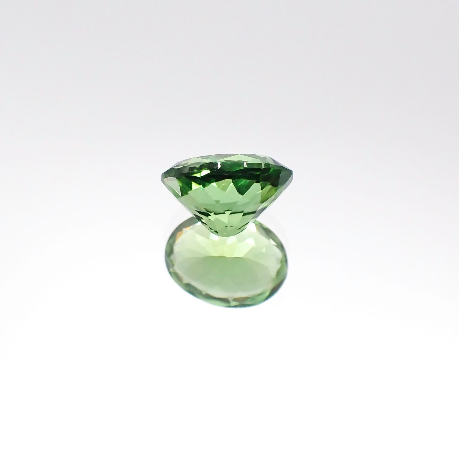 クロムトルマリン(宝石名バナジウム(クロム)・トルマリン)タンザニア産 0.813ct ソ付(彩珠)[230823071]6.7x5mm前後