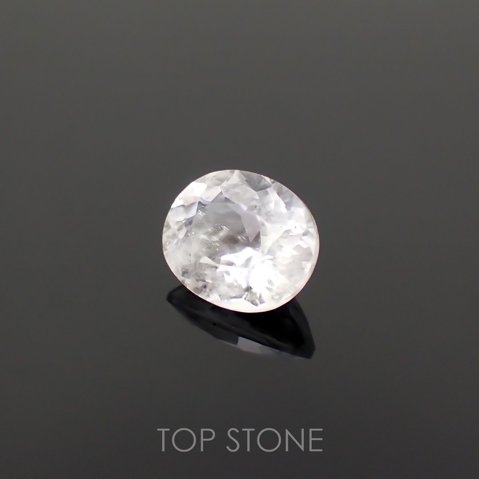 フェナカイト(宝石名フェナカイト)マダガスカル産 1.17ct 識別済[221018414]7.6x6.2mm前後