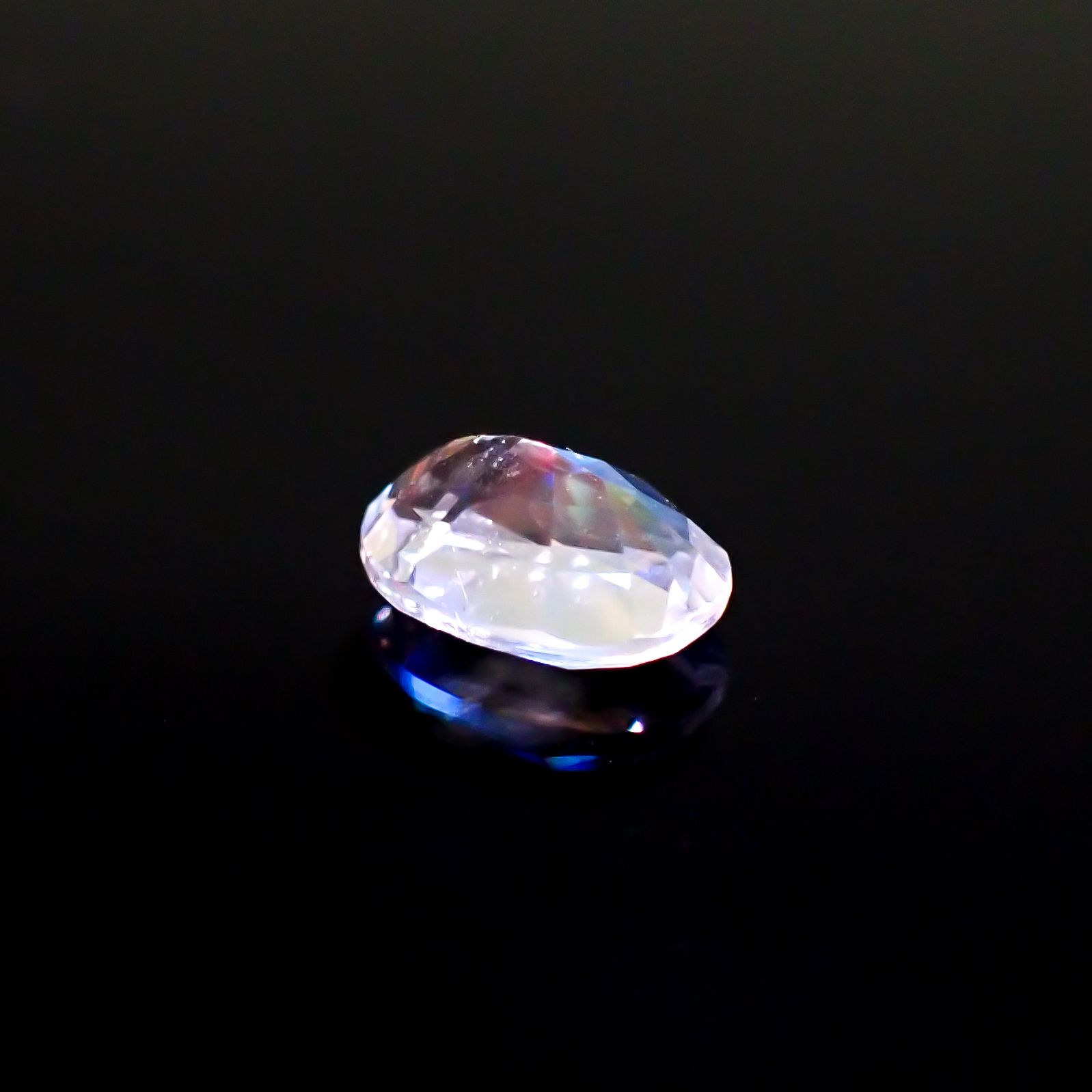レインボームーンストーン マダガスカル産 0.92ct[240928970]7.5x5.3mm前後