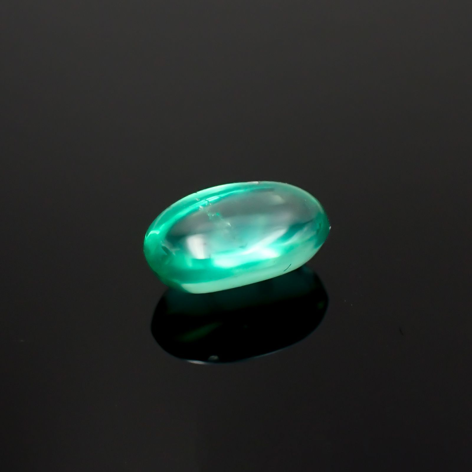 エメラルドキャッツアイ(宝石名エメラルド)コロンビア産 0.74ct 識別済[221018909]7x4.6mm前後