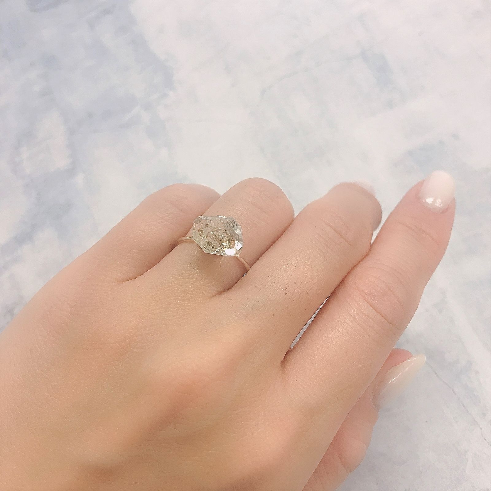 オイルインクォーツ 原石 パキスタン産 2.87ct[220616488]11.7x9.1mm前後