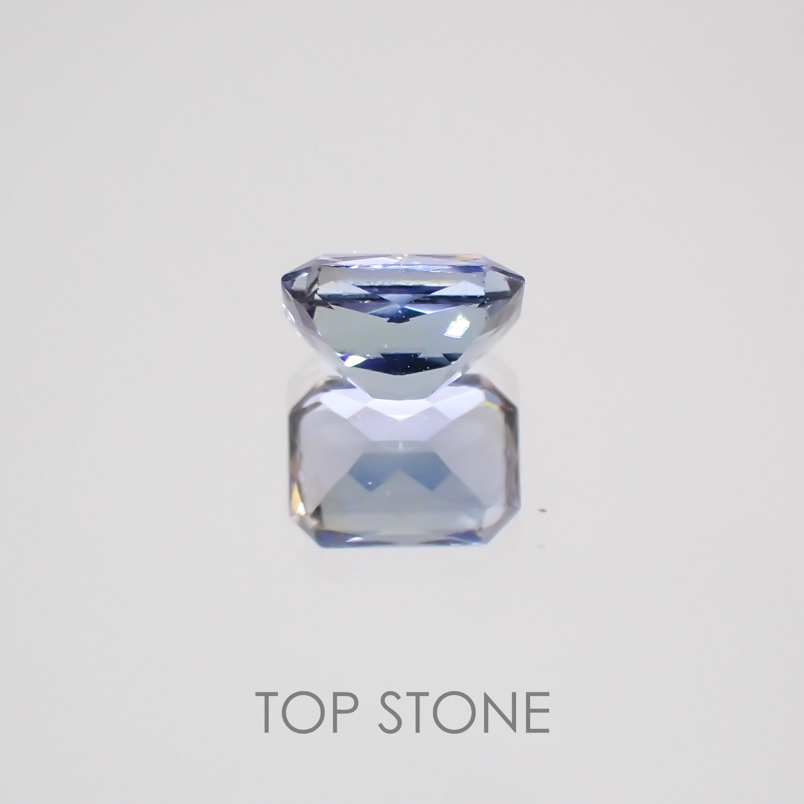 バイカラータンザナイト(ゾイサイト) タンザニア産 ルース 0.59ct[210310095]5.7×4.3mm前後