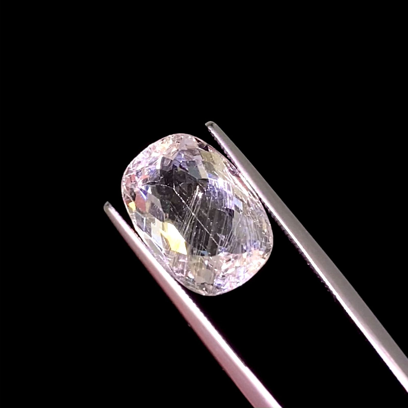 ニードルイントパーズ(チューブイントパーズ) ブラジル産 8.60ct[221018521]14.7x10.5mm前後 | TOP  STONE(トップストーン)