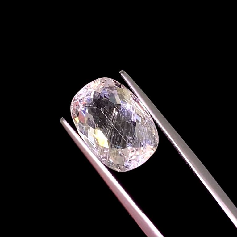 ニードルイントパーズ(チューブイントパーズ) ブラジル産 8.60ct 