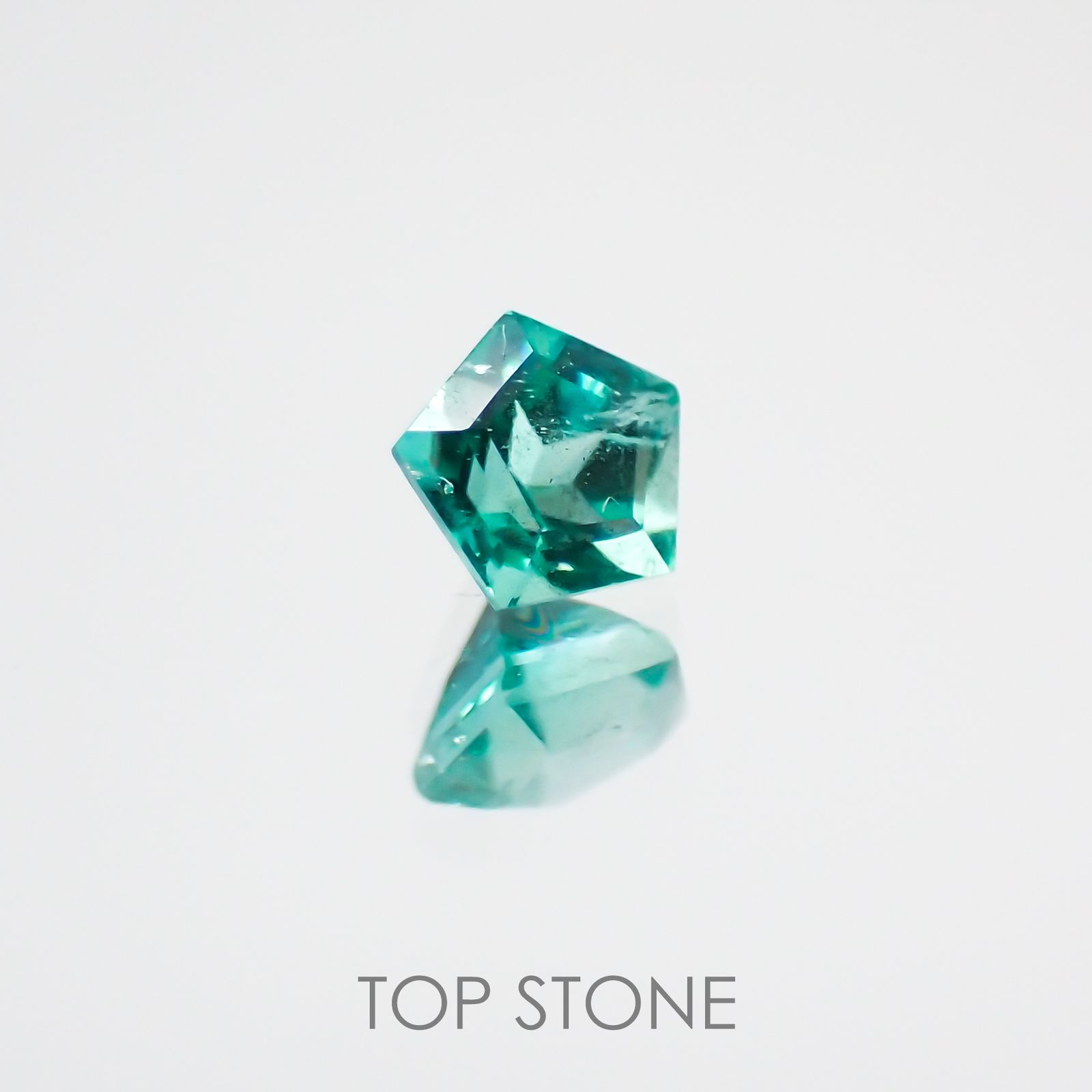 ◇ペンタゴンカット◇エメラルド ザンビア産 ルース 0.102ct[210611003]3×3.1mm前後