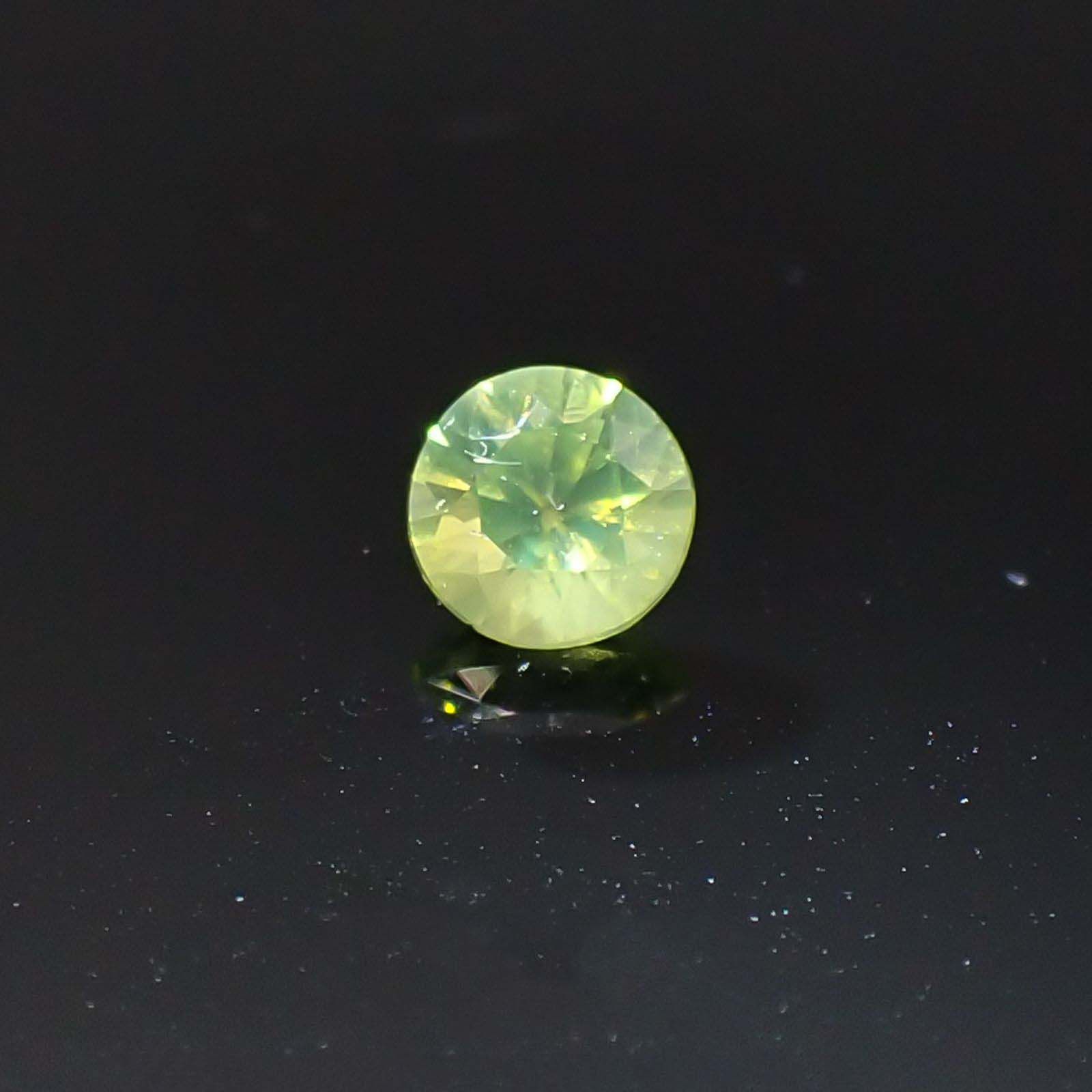 クリソベリル(宝石名クリソベリル)スリランカ産 0.24ct 識別済[230622492]3.7x3.7mm前後