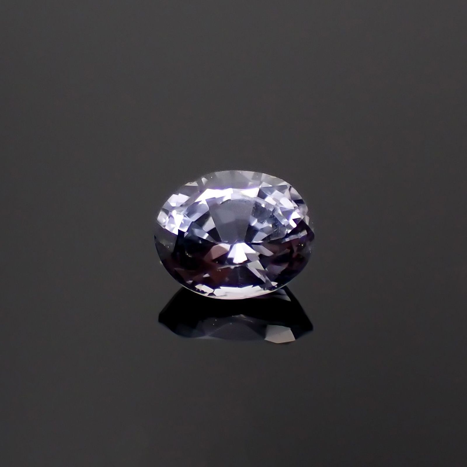 バイオレットスピネル(宝石名スピネル)ビルマ/マダガスカル産 0.40ct 識別済[250220651]4.7x3.9mm前後
