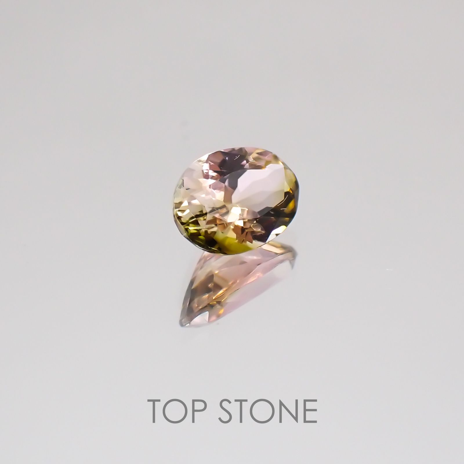 バイカラートルマリン ブラジル産 ルース 0.68ct[20128998]6.9×4.6mm前後
