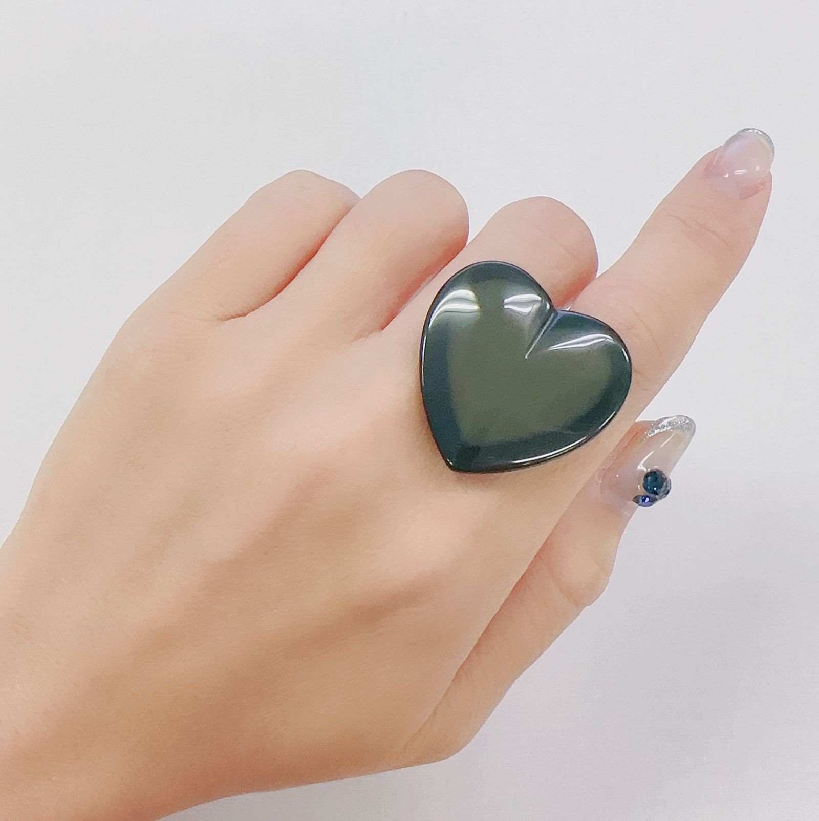 レインボーオブシディアン(つきさし用穴あり) メキシコ産 33.56ct[230722586]28.7x29.8mm前後