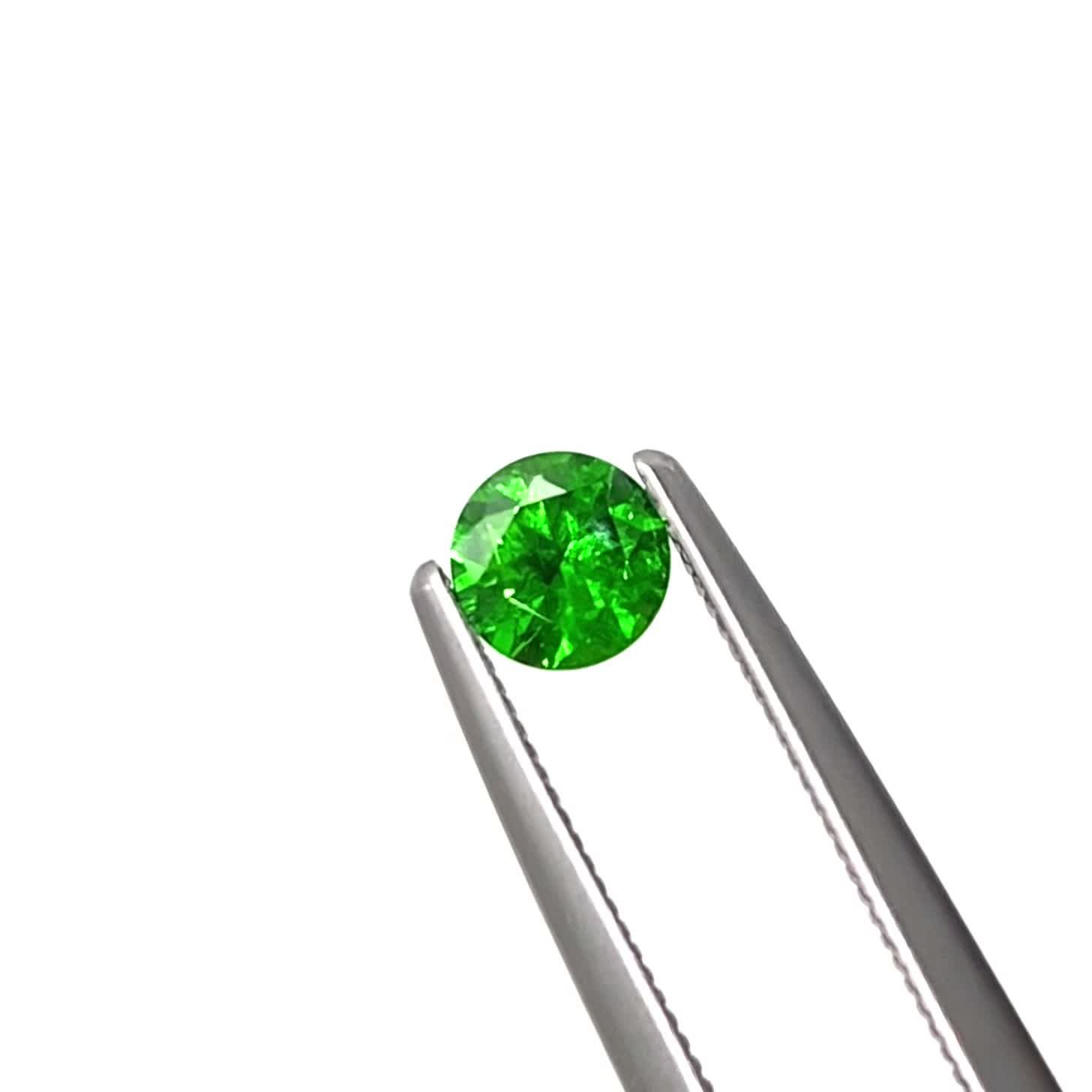 デマントイドガーネット ロシア産 0.41ct / 4.4x4.4mm前後 [241029307