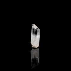 ダンビュライト原石 メキシコ産 15.06ct / 25.1x7.8mm前後 [260532167]