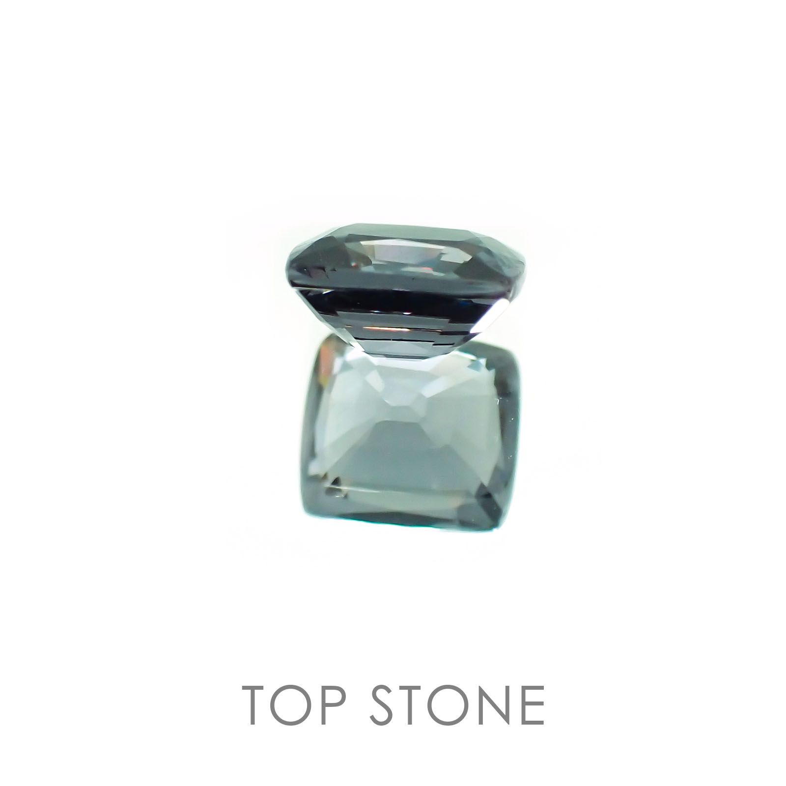 カラーチェンジガーネット(アレキタイプ) マダガスカル・ベキリー産 ルース 0.78ct[20117347]5.4×4.9mm前後