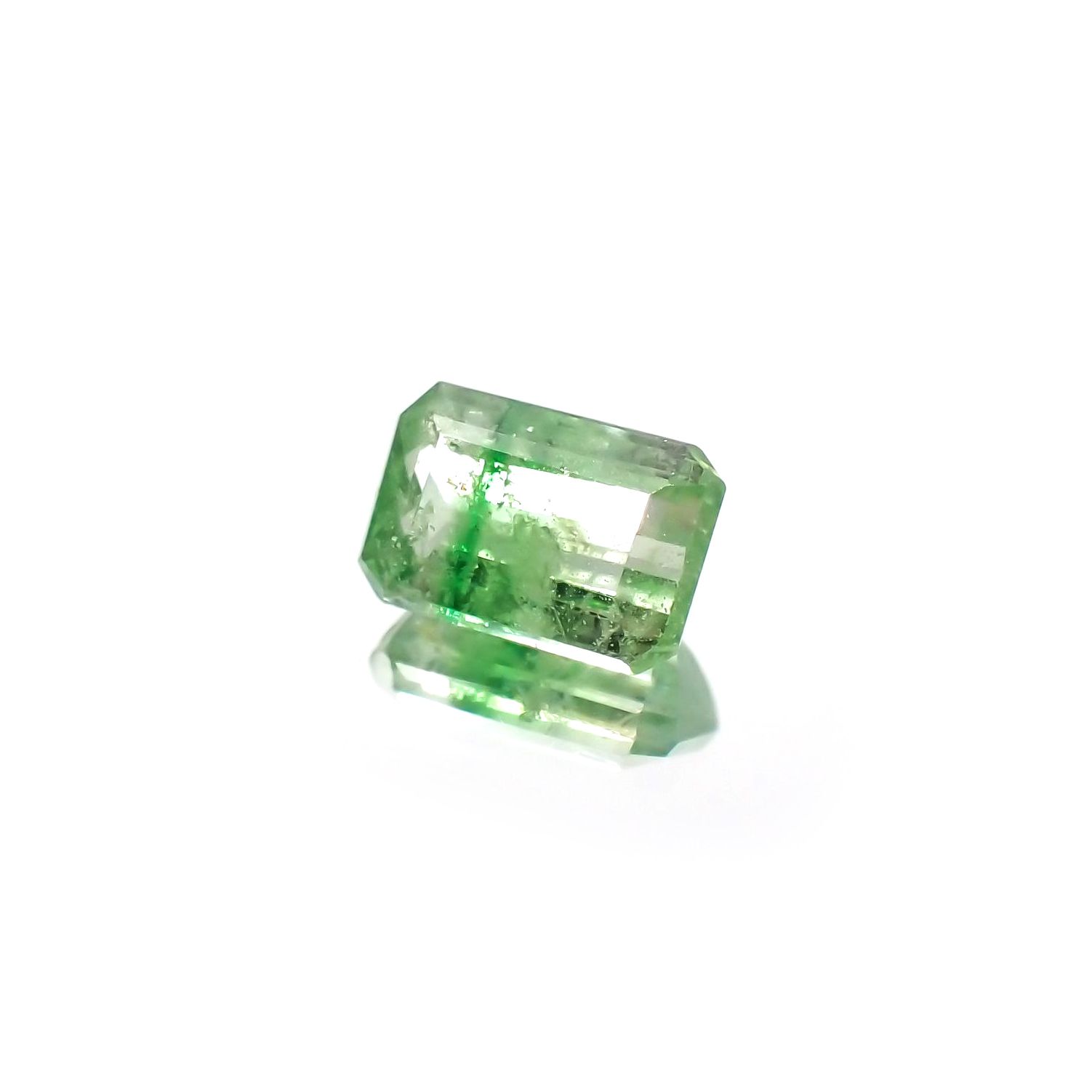 バイカラーツァボライト(宝石名グリーン グロッシュラー・ガーネット) タンザニア産 識別済 0.89ct / 6.5x4.3mm前後 [231225108]