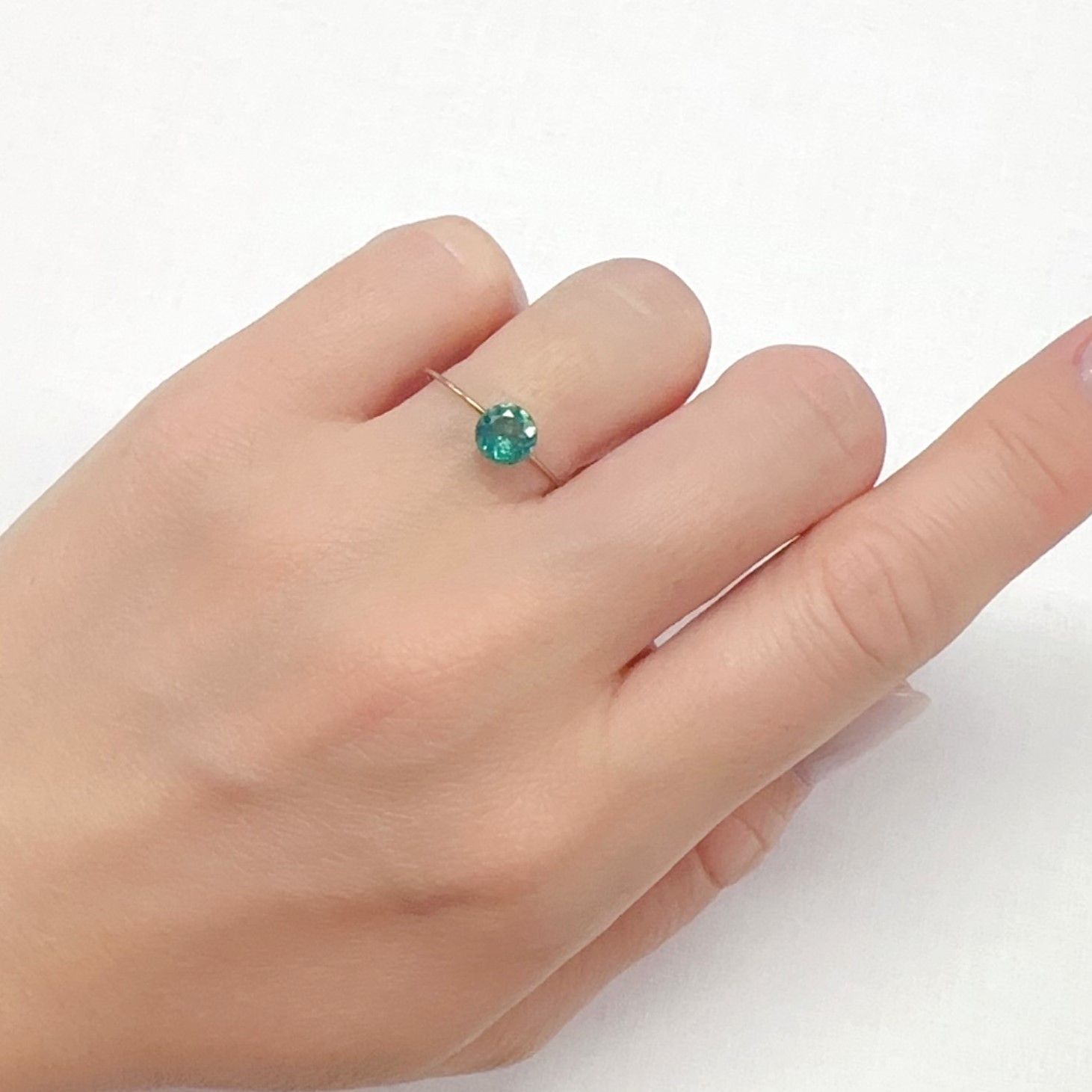 ノーブルモロキサイト マダガスカル産 0.75ct[240326539]5.8x5.8mm前後