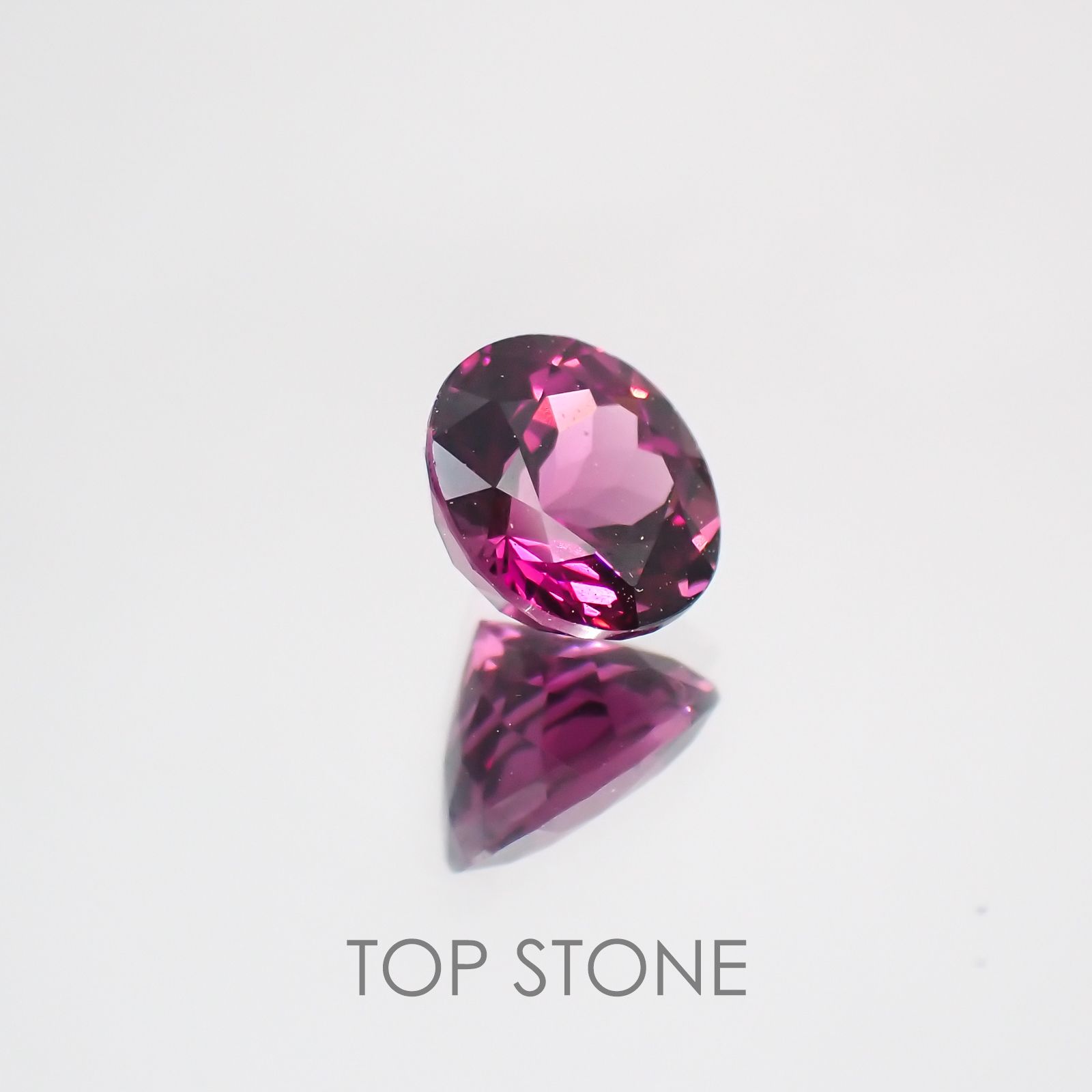 グレープガーネット(宝石名ガーネット) ブラジル産 0.98ct 識別済[21059689]5.7×5.7mm前後