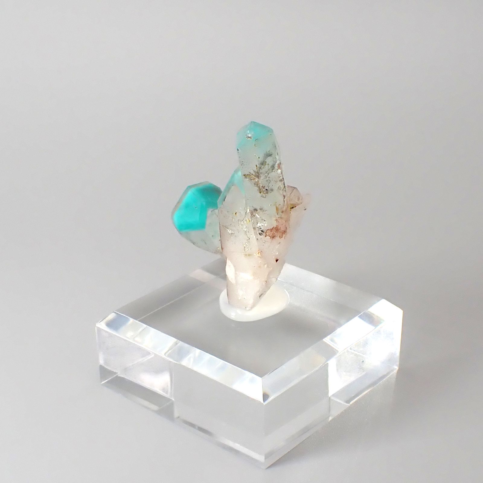 アホイトインクォーツ原石 南アフリカ・メッシーナ鉱山産 アクリル台座付き 97.35ct(19.47g) / 31x28x47.5mm前後 [260532291]