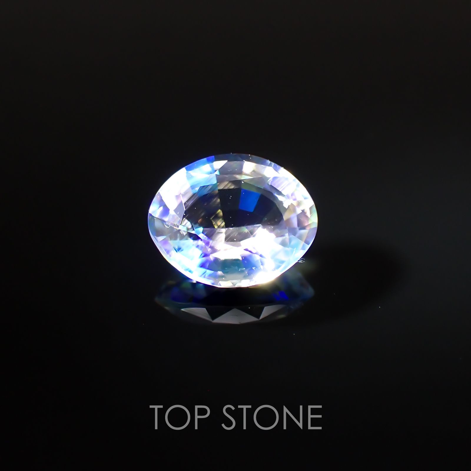レインボームーンストーン(アンデシンラブラドライト) マダガスカル産 ルース 0.88ct[210310395]7.1×5.8mm前後