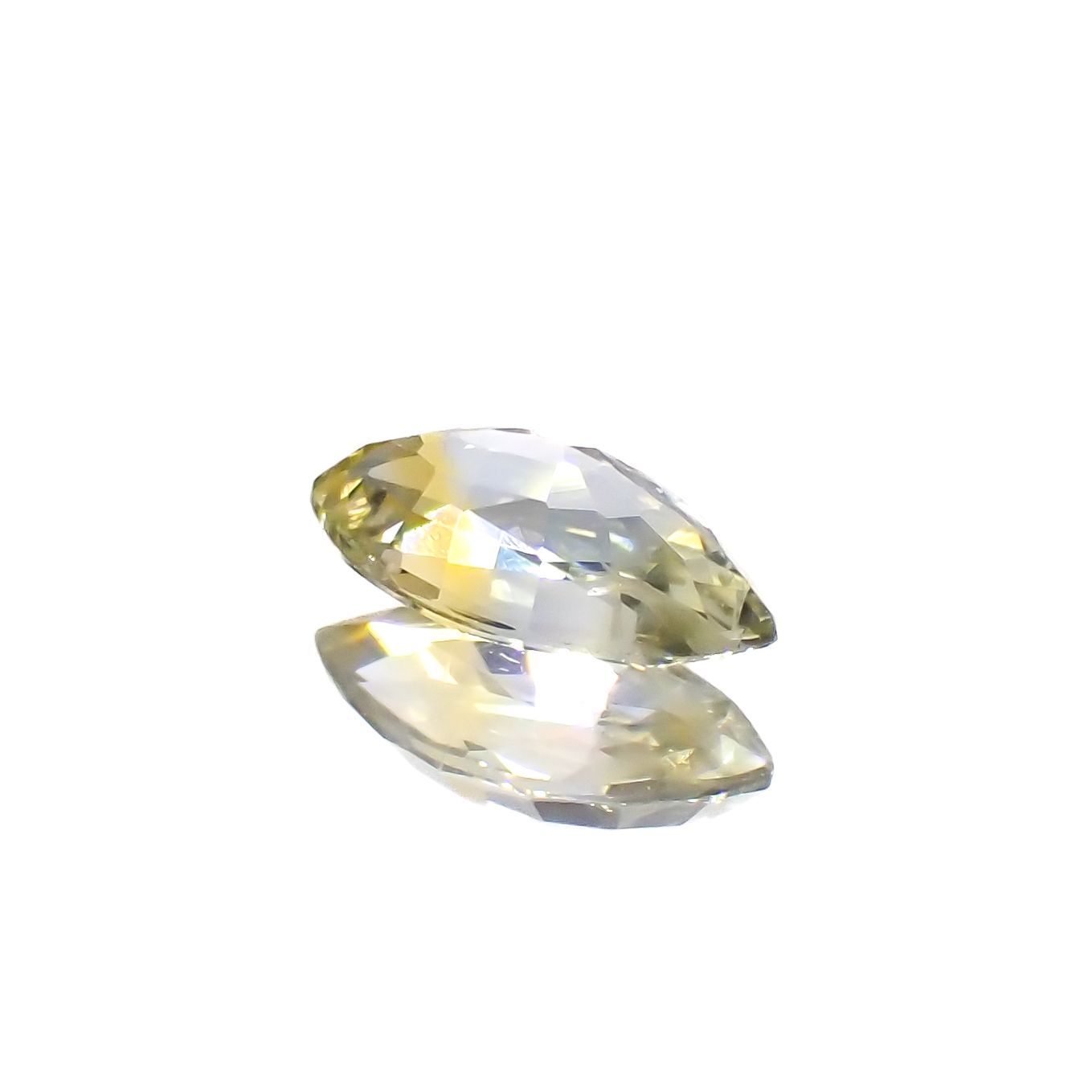 バイカラーサファイア(宝石名サファイア)スリランカ 0.27ct 識別済[230823025]5.7x2.9mm前後