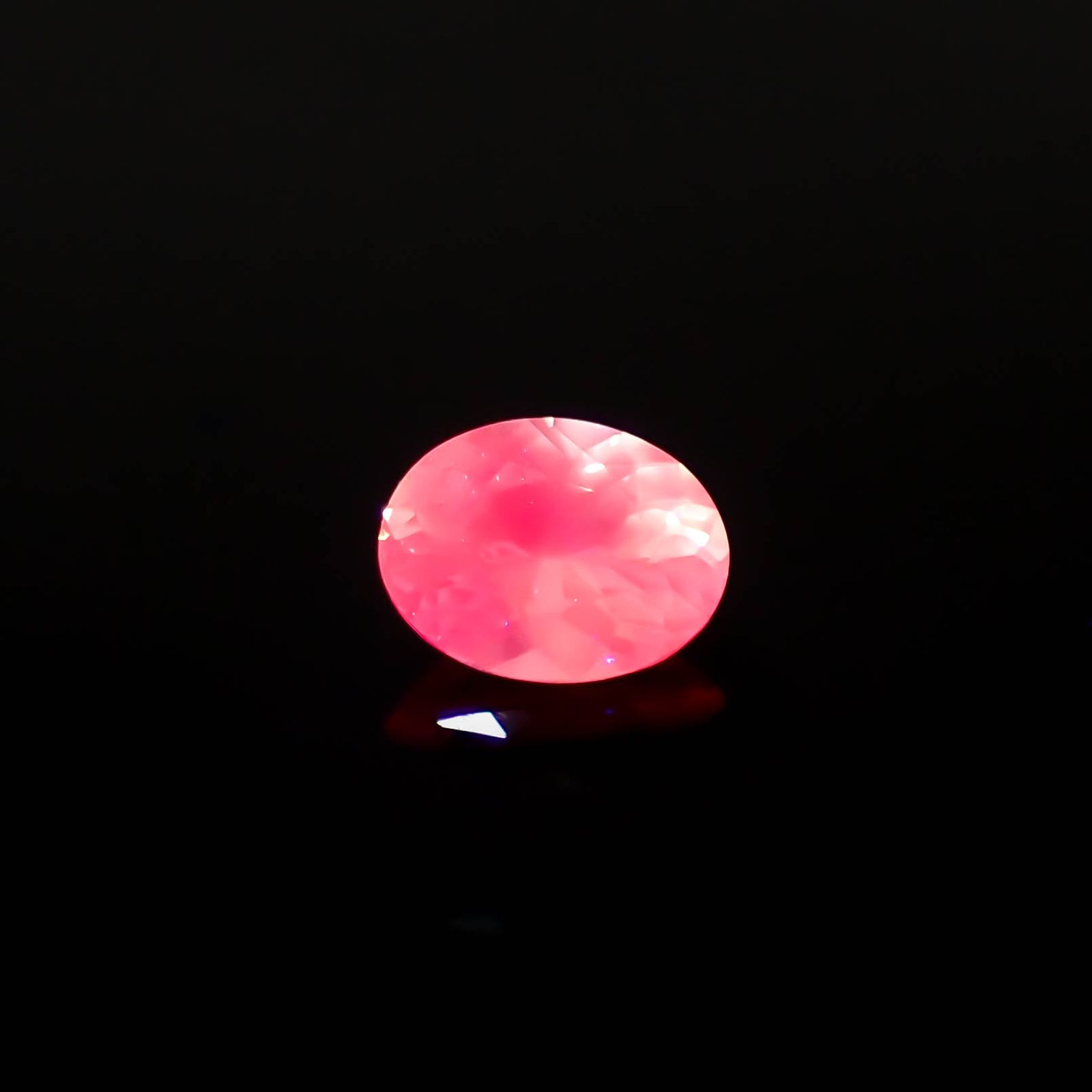 シルキーピンクサファイア 非加熱 ベトナム産 0.38ct[230722789]5.1x3.8mm前後