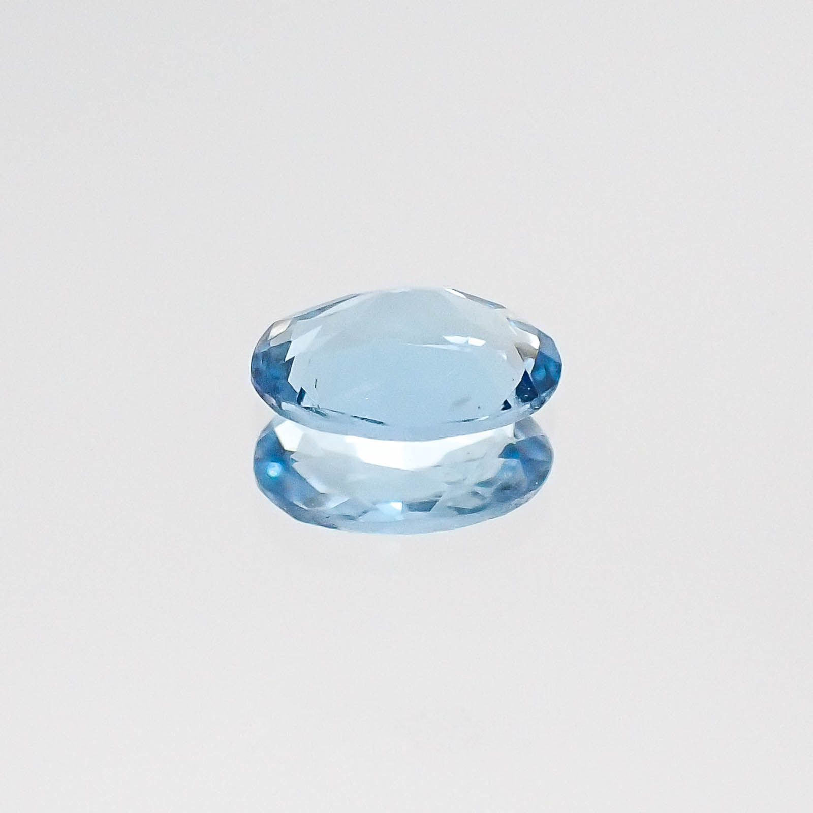 アクアマリン サンタマリアカラー(宝石名アクアマリン)モザンビーク産 0.35ct 識別済[230622259]6.1x4mm前後