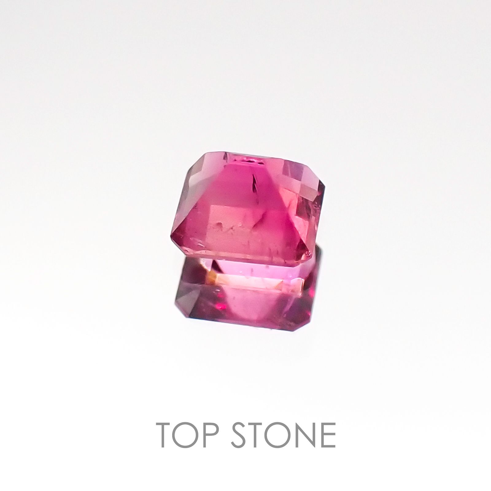 レッドベリル アメリカ・ユタ州産 ルース 0.12ct[20107033]3×2.7mm前後