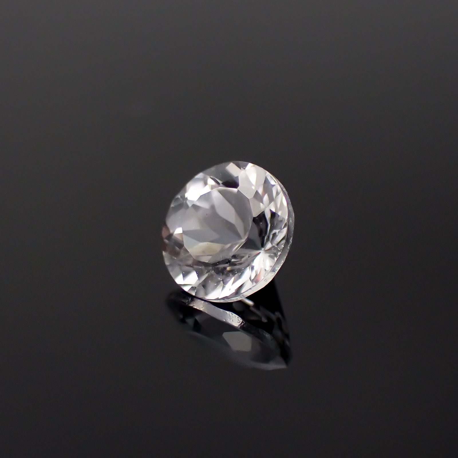 ダンビュライト(宝石名ダンブライト)メキシコ産 0.55ct 識別済[230722604]5.1x5.1mm前後