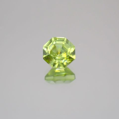 ◇オクタゴンカット◇スフェーン(宝石名スフェーン)マダガスカル産 0.75ct 識別済[231224441]5.1x5.1mm前後