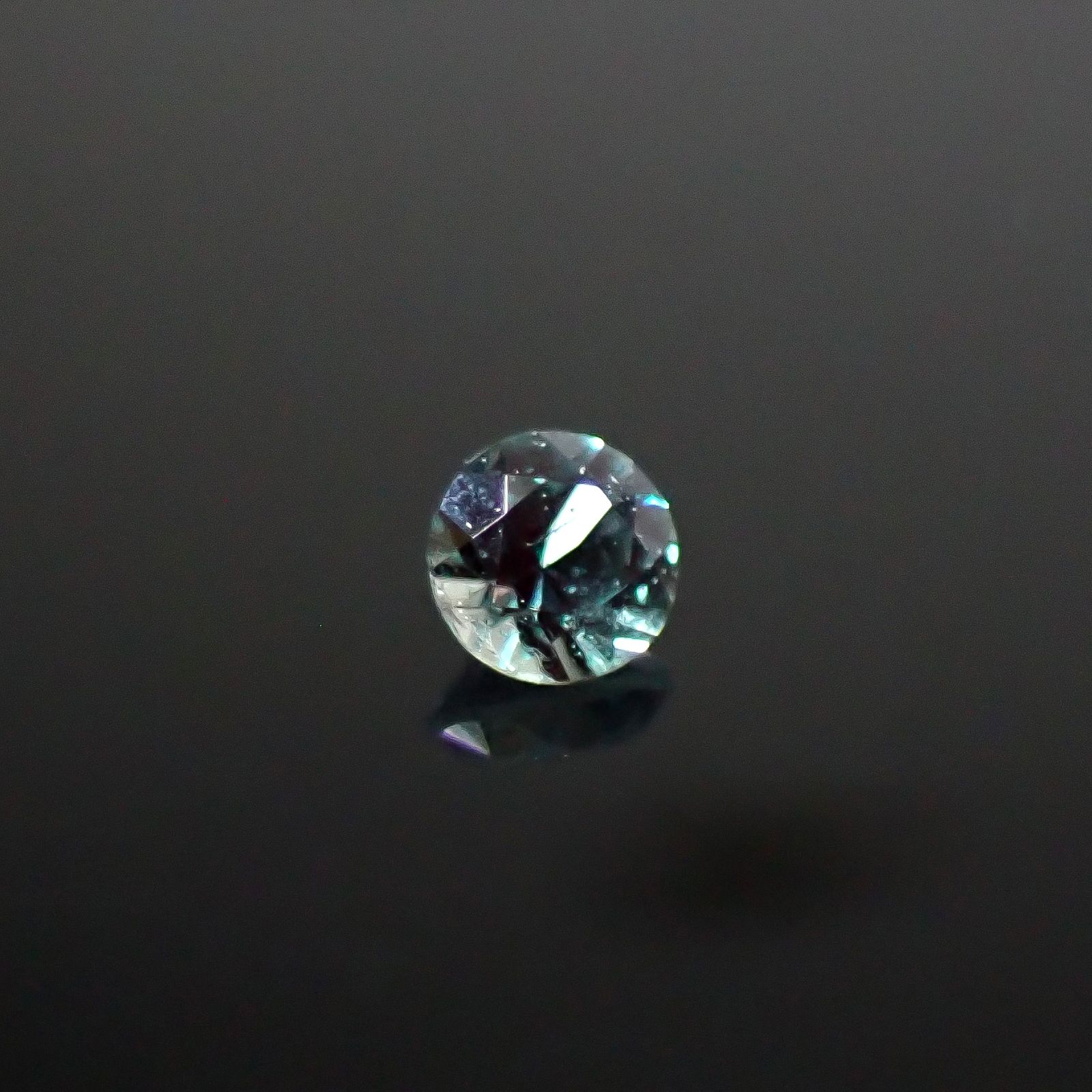 アレキサンドライト ロシア産 0.025ct [250329912]1.7x1.7mm前後