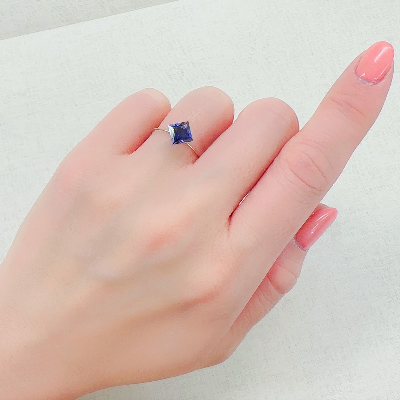 ◇プリンセスカット◇アイオライトサンストーン インド/ブラジル産 0.89ct[230220803]6x6mm前後