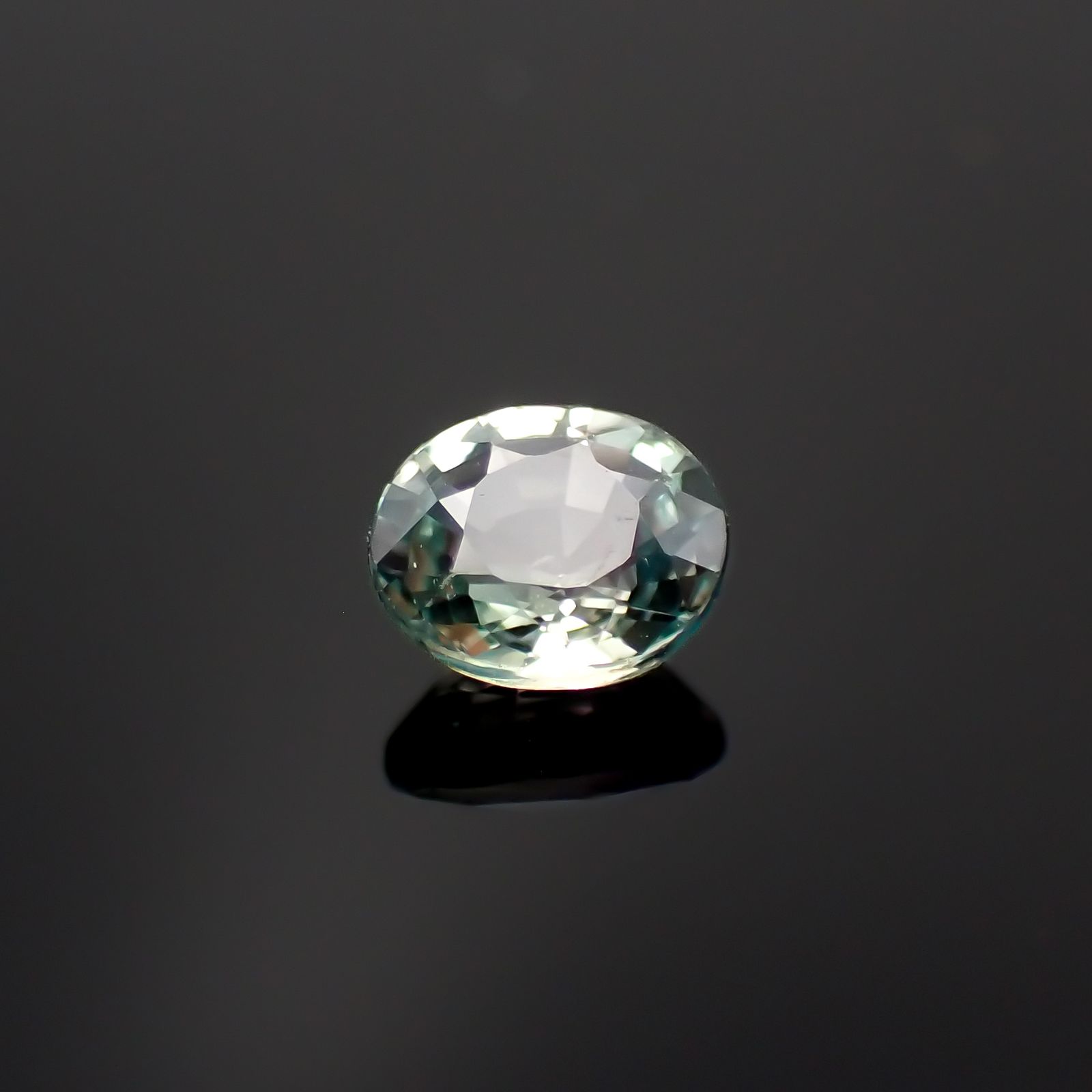 アレキサンドライト(宝石名アレキサンドライト)タンザニア産 0.44ct 識別済[230321354]4.7x4mm前後