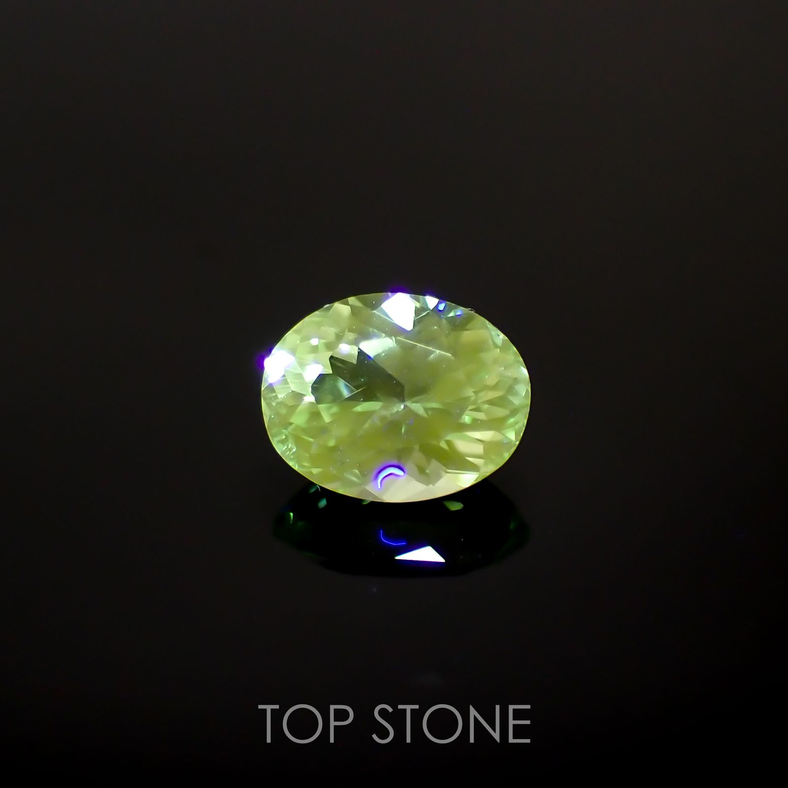 バナジウムコーネルピン(宝石名コーネルピン)タンザニア・タンガ州産 0.69ct 識別済[220115619]6.1x4.7mm前後