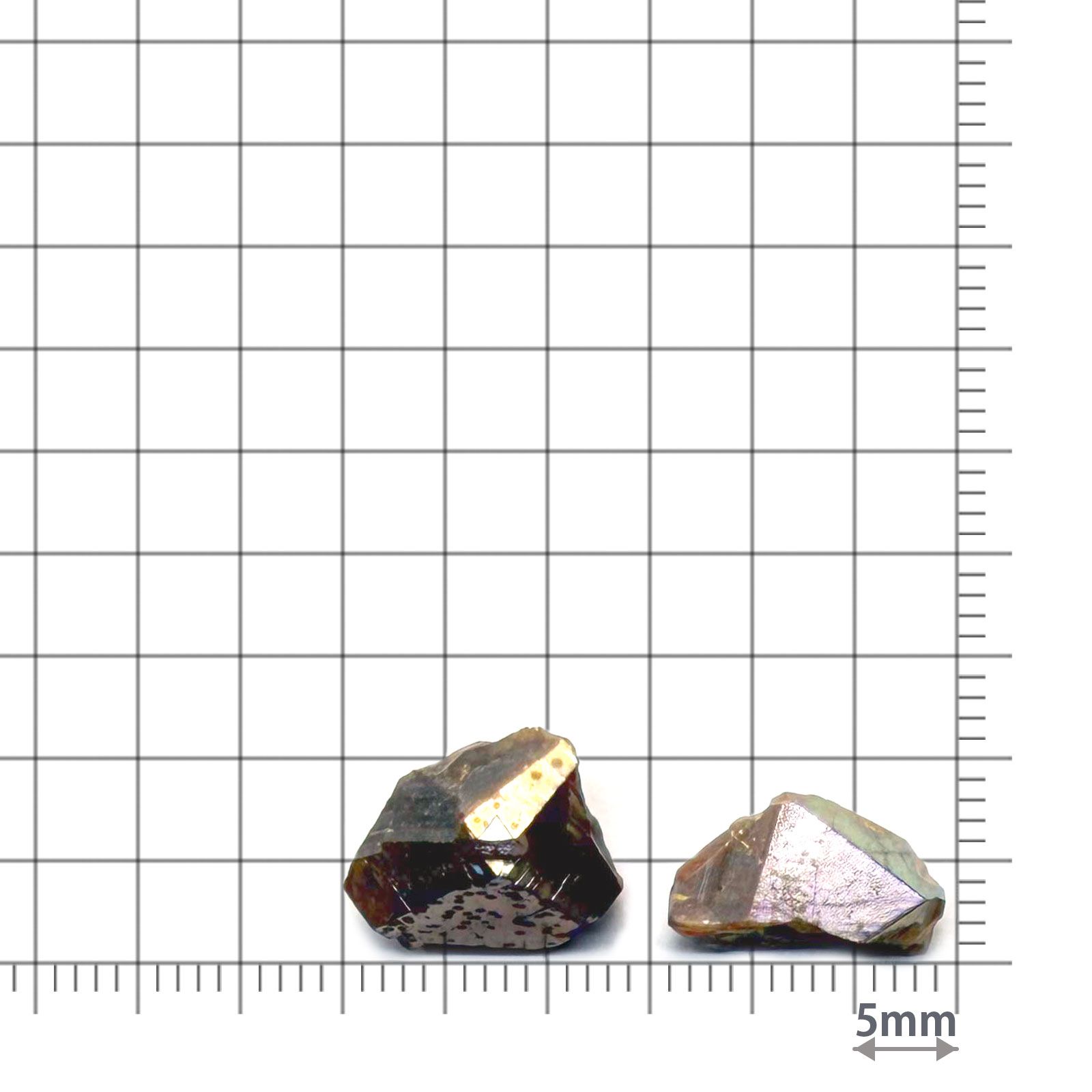 レインボーガーネット原石2個セット 日本・奈良県産 16.15ct(2pcs合計) / 12.8-13.5x6.6-10.5mm前後 [260432078]