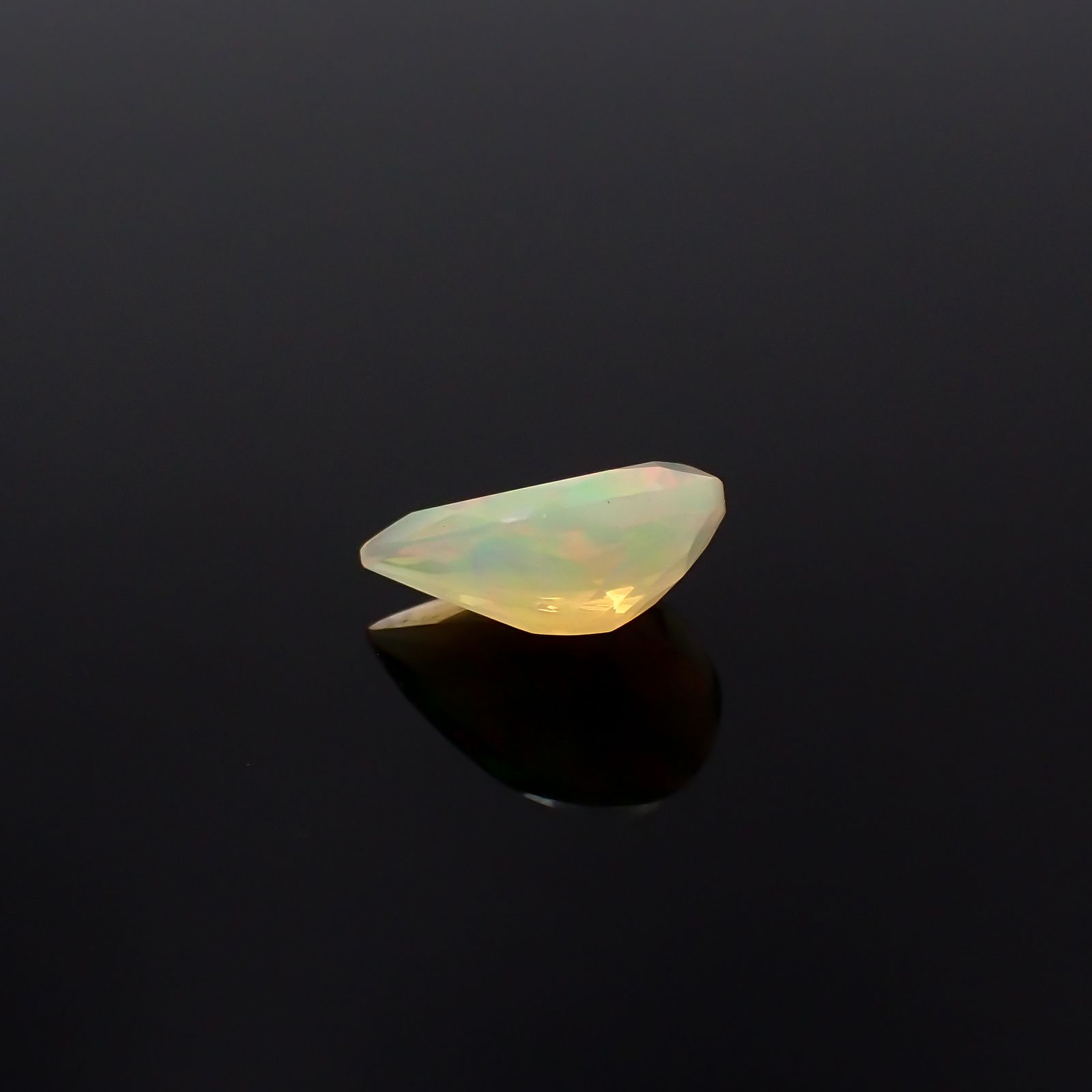 エチオピアオパール エチオピア産 1.28ct[231224635]10.9x7.6mm前後