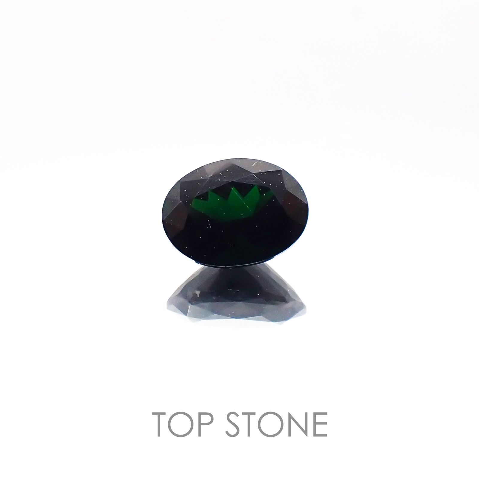 カラーチェンジクロムトルマリン タンザニア産 ルース 0.77ct[20096225]6.8×5.1mm前後