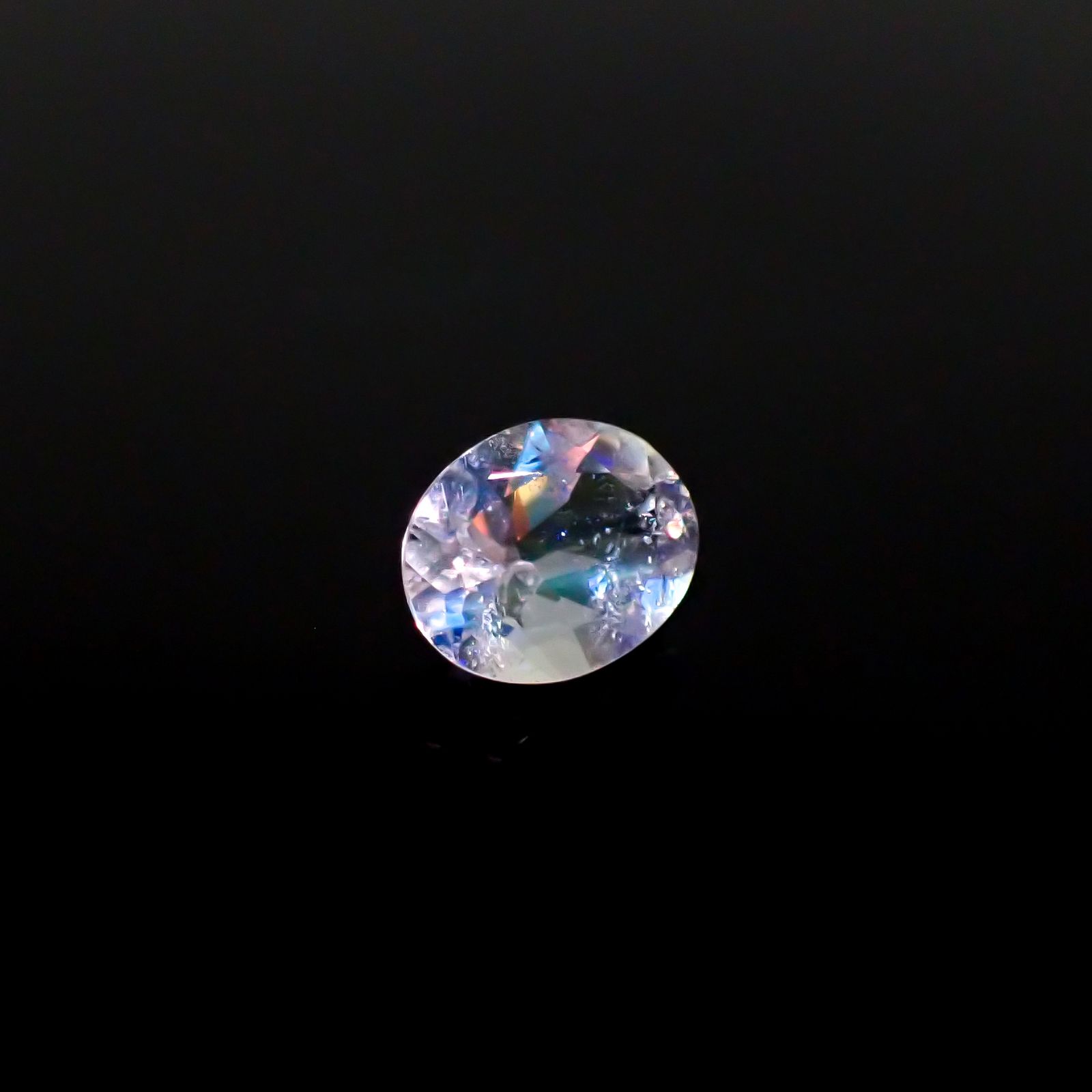 レインボームーンストーン(宝石名ラブラドライト)タンザニア産 0.47ct 識別済[241029202]6x4.7mm前後