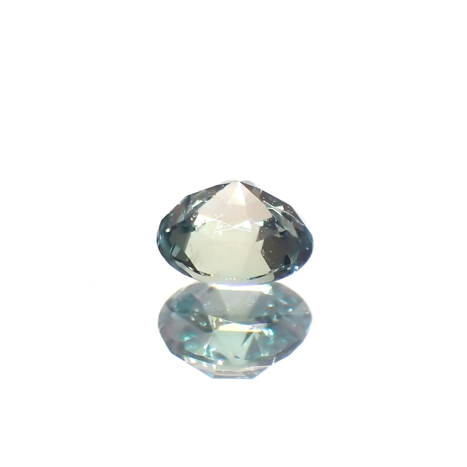 アレキサンドライト(宝石名アレキサンドライト)ブラジル産/EmeraldMains社製 0.122ct ソ付(彩珠)[230522061]3x2.9mm前後