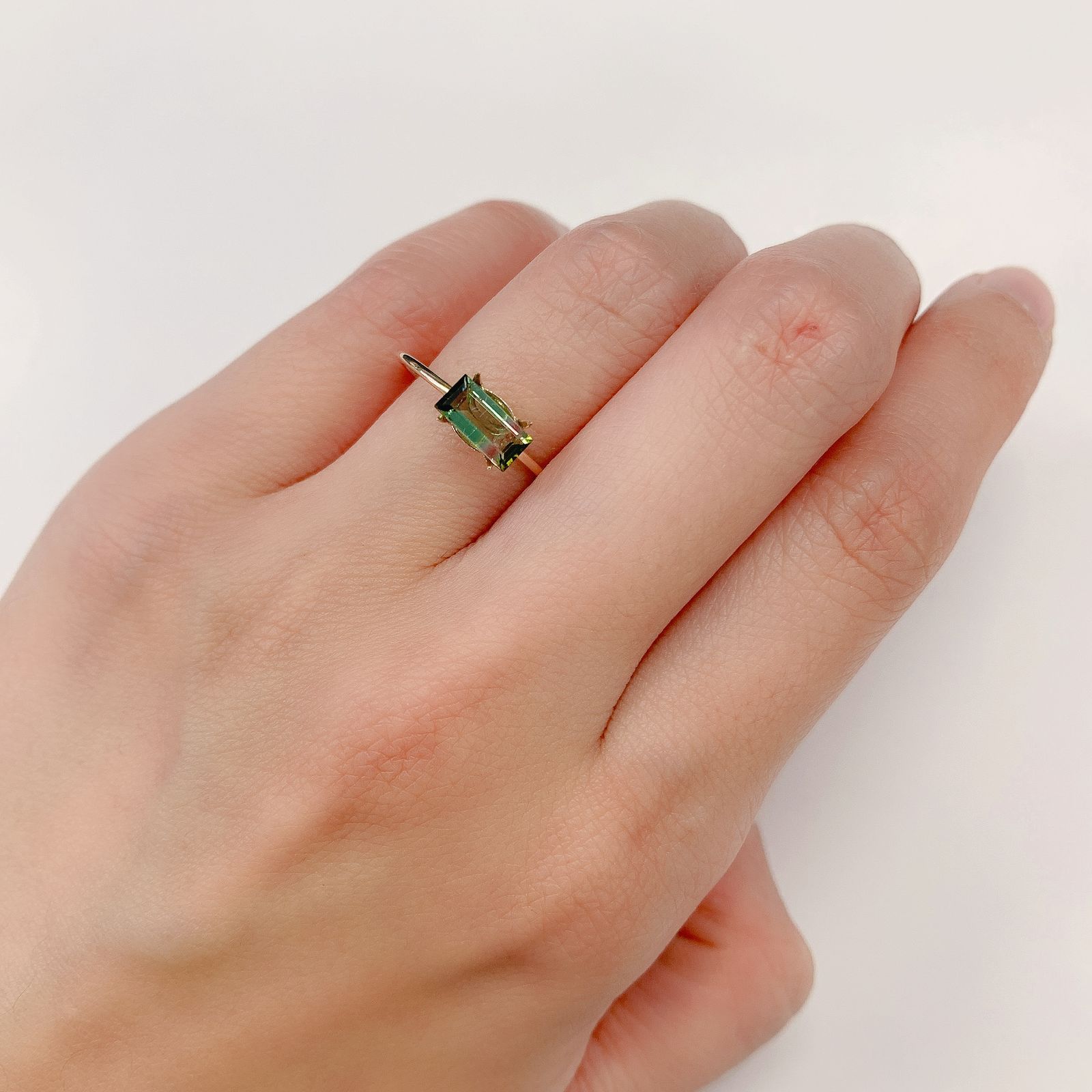 バイカラートルマリン(宝石名バイカラー・トルマリン) ブラジル産 0.59ct 識別済[211013628]7.4×3.5mm前後