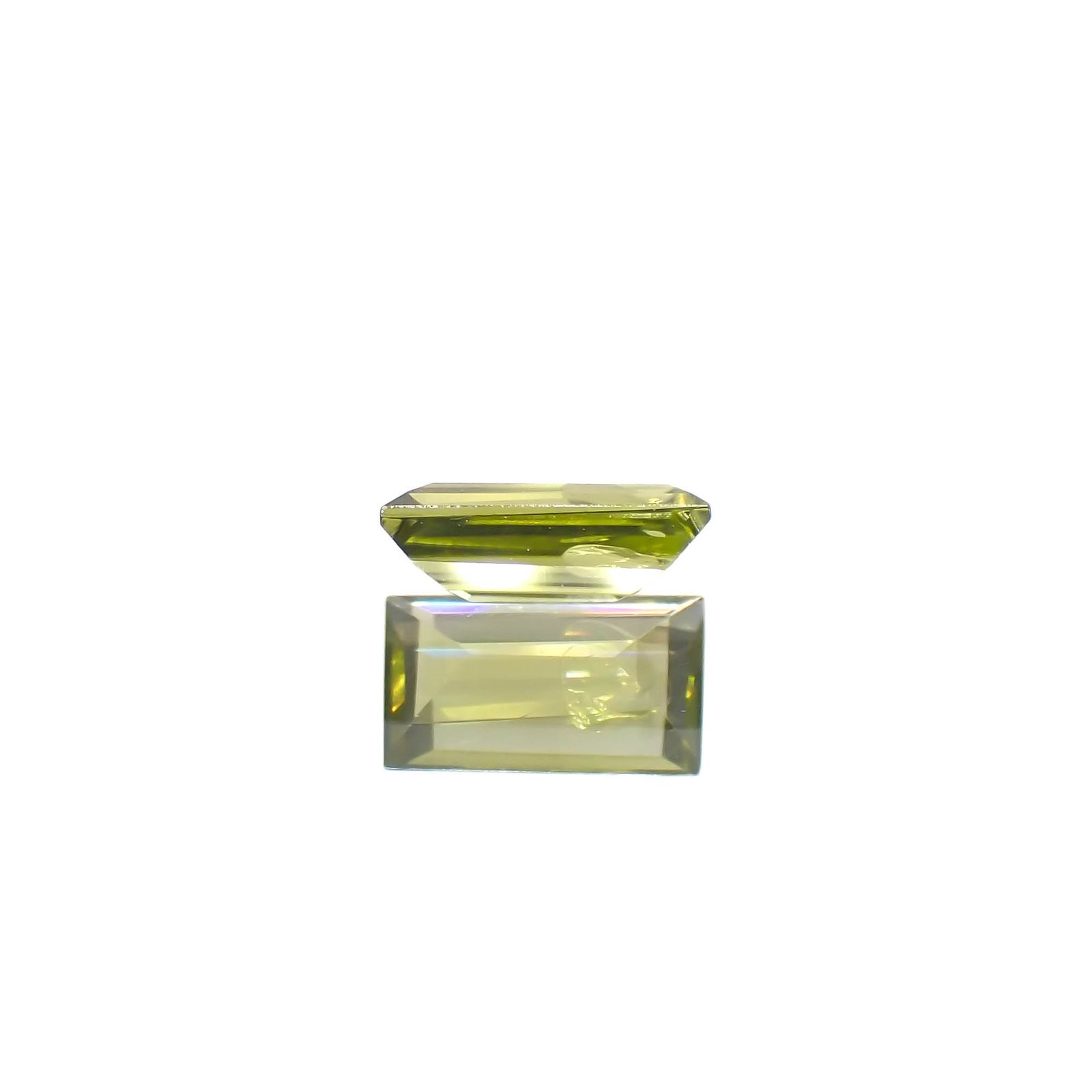 リリーパッドペリドット アメリカ・アリゾナ州産 0.36ct[231224603]5.6x3.1mm前後