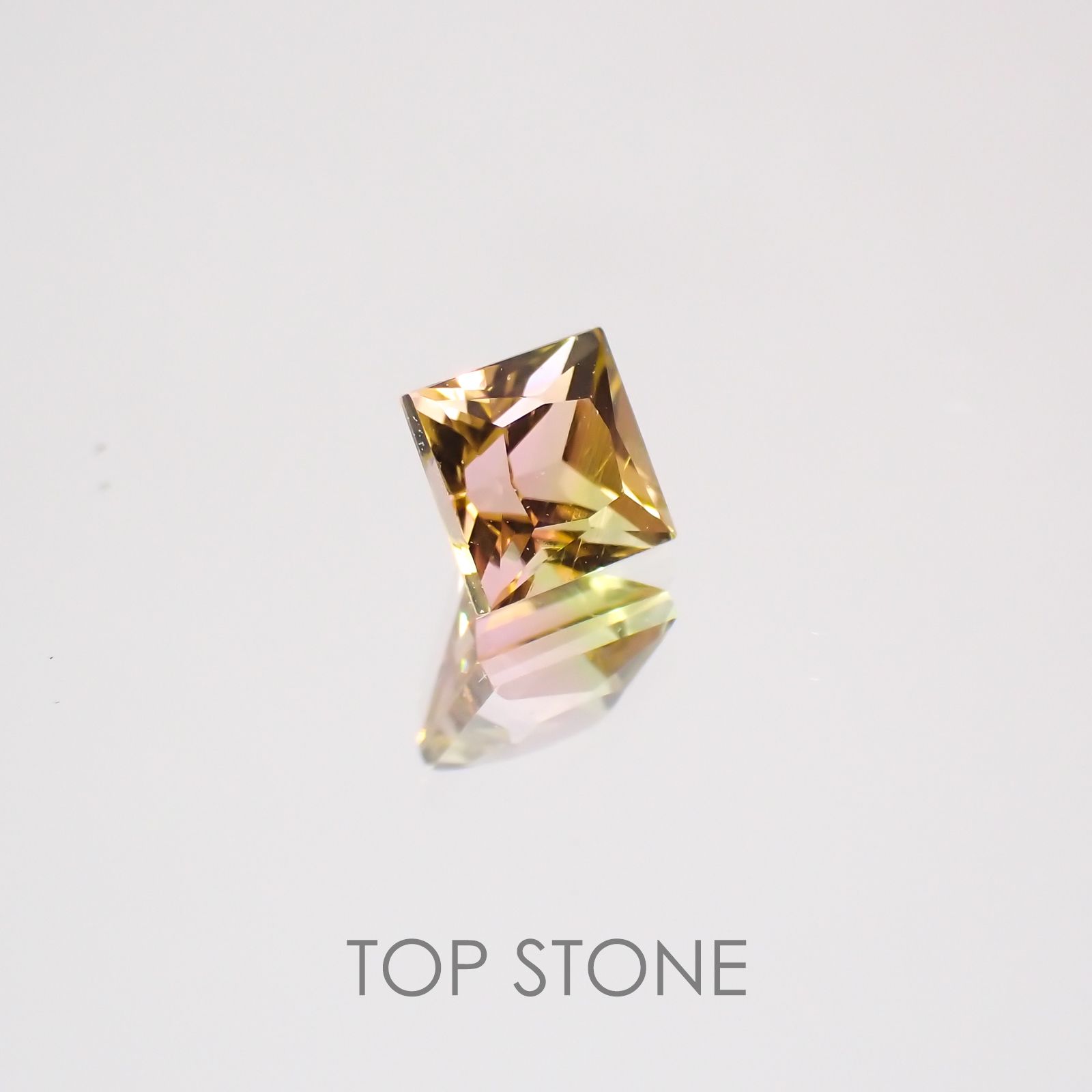 ◇プリンセスカット◇バイカラートルマリン ブラジル産 ルース 0.5ct[21018908]4.1×4.1mm前後
