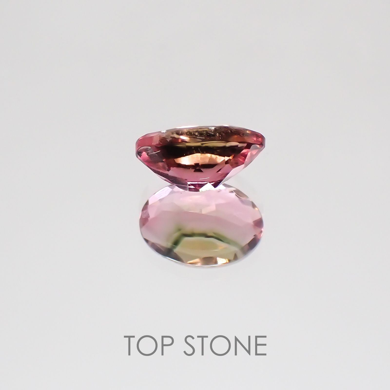 バイカラートルマリン ブラジル産 ルース 0.72ct[21019005]6.8×4.7mm前後